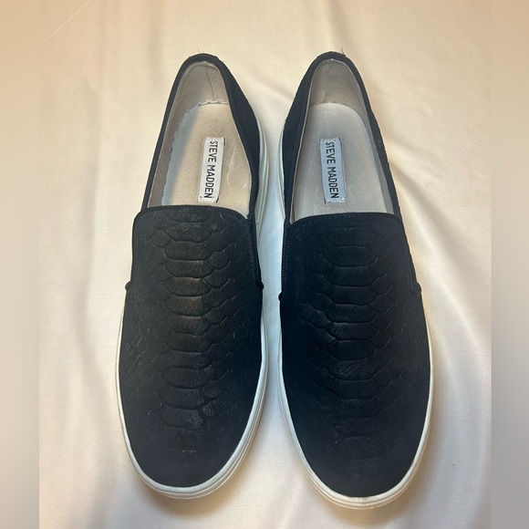 STEVE MADDEN Women’s Black Suede Platform Slip-On, Size 10B - Picture 10 of 15